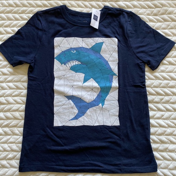 GAP Other - NWT GAP KIDS boys shark geometric t-shirt size S